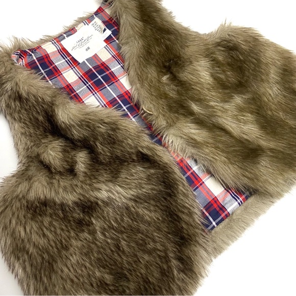 GAP Faux fur Vest - Picture 6 of 7